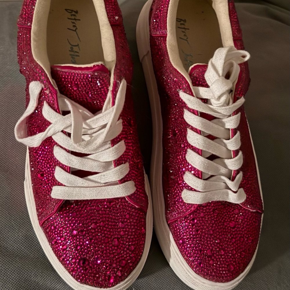 Betsey Johnson Pink Sidney Sparkle Sneakers Size 8